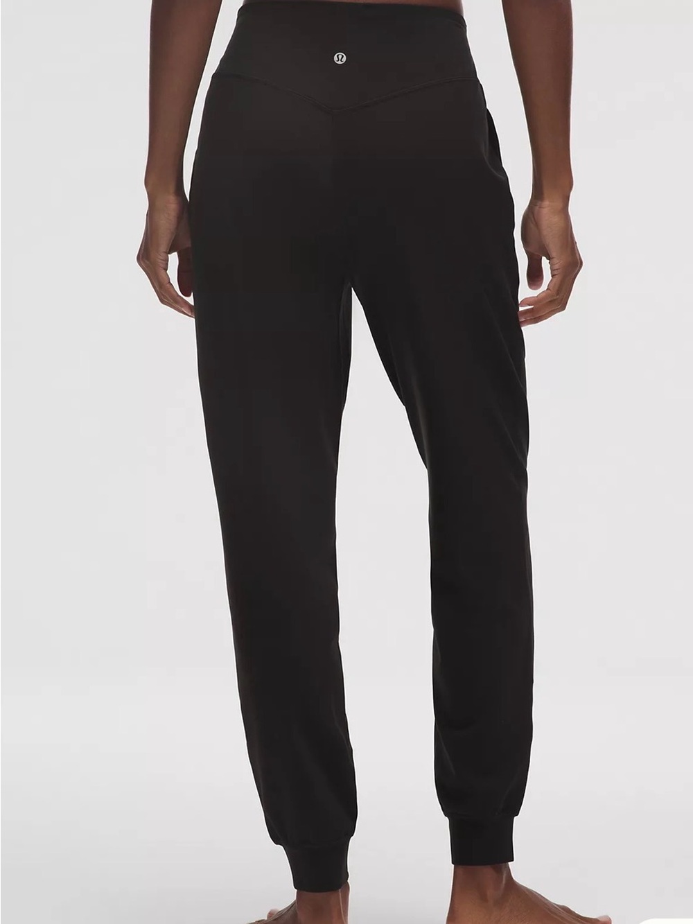 NWT LULULEMON ALIGN JOGGERS SHORT BLACK SIZE 2